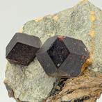 GROSSI Granati ALMANDINI Alpini ROSSASTRI, Italië Kristallen, Verzamelen, Mineralen en Fossielen