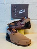 Nike - Veterschoenen - Maat: EU 42.5, Nieuw