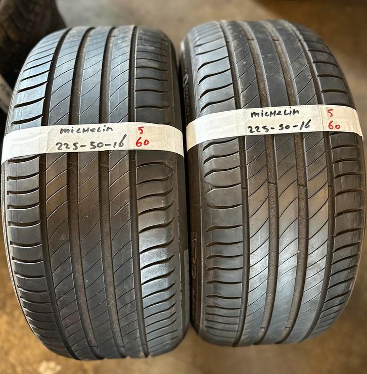 2x225-50-16 michelin zomer 5mm €60 per band 225 50 17, Auto-onderdelen, Banden en Velgen, 16 inch, Zomerbanden, 225 mm, Personenwagen