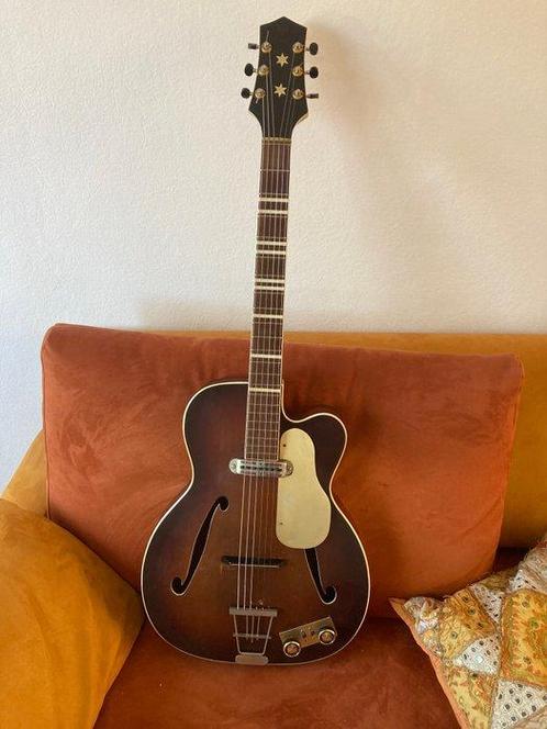 Melodija Mengeš - Model 100 - - Archtopgitaar - Slovenië -, Muziek en Instrumenten, Snaarinstrumenten | Gitaren | Akoestisch