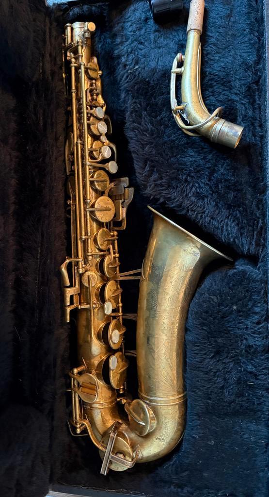 Buescher Aristocrat “Big B” (1950) Alt Saxofoon, Muziek en Instrumenten, Blaasinstrumenten | Saxofoons, Met koffer, Gebruikt, Alt