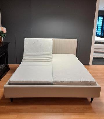 Showmodel Bed Tempur met Elek bodems en Matrassen. 180x200cm beschikbaar voor biedingen