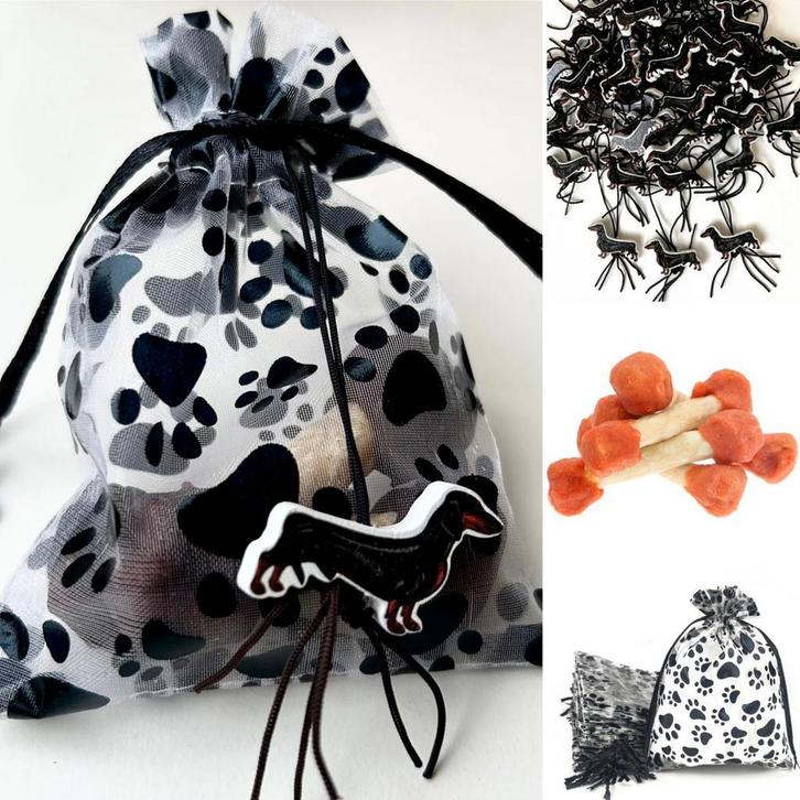 Jute zakje met houten gelukspoppetje Teckel en zalmkluifje, Dieren en Toebehoren, Honden-accessoires, Nieuw, Verzenden