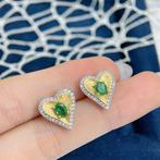 ***GEEN BIEDING*** Fijne smaragdgroene hartoorbellen –