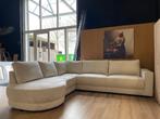 Ontdek de Prachtige Lichtbeige Hoekbank Mystic 305 x 260 cm!, Huis en Inrichting, Banken | Bankstellen, Nieuw, Eric Kuster stijl