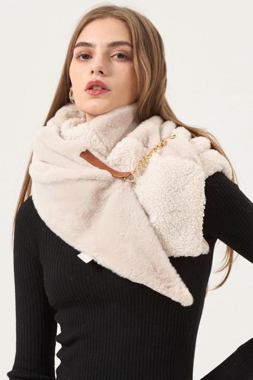 Sjaal beige - Teddystof, Kleding | Dames, Mutsen, Sjaals en Handschoenen, Sjaal, Nieuw, Verzenden