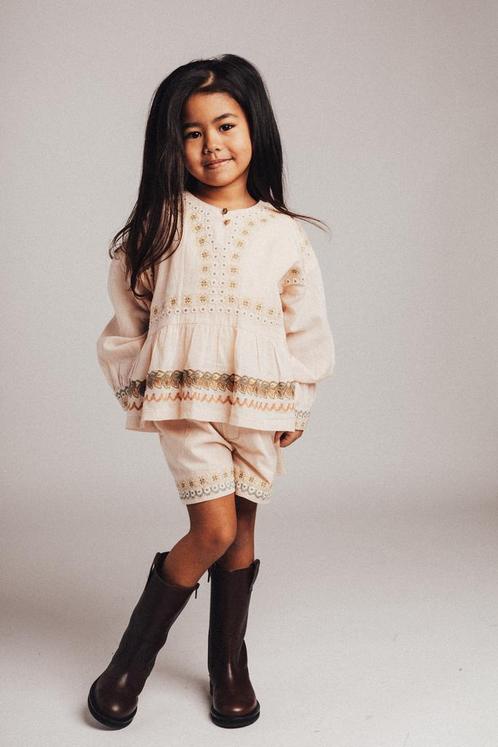 Ovaia, short rose salmon  Baje studio Maat 98, Kinderen en Baby's, Kinderkleding | Maat 104, Nieuw, Broek, Ophalen of Verzenden