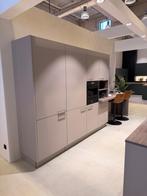 Nolte Showroom Keuken – Feel Lava/Eiken grafiet – Compleet, Huis en Inrichting, Nieuw, Crème, Kunststof, Dubbelwandige keuken