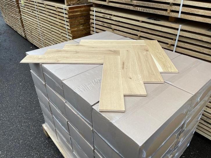 Online veiling: 51,84 m2 Europees Eiken Visgraat Parketvloer, Doe-het-zelf en Verbouw, Vloerdelen en Plavuizen, Nieuw