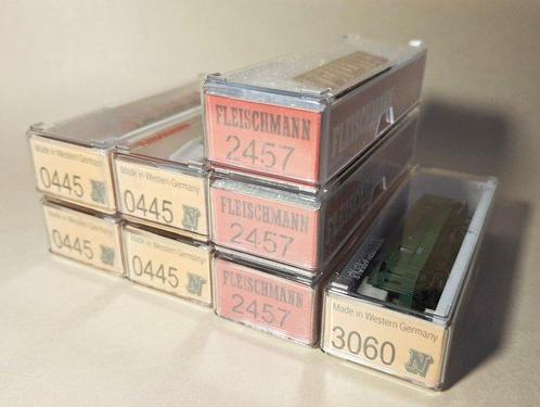 Fleischmann, Arnold N - Arnold 0445 (x4), 3060 (x1) /, Hobby en Vrije tijd, Modeltreinen | N-Spoor