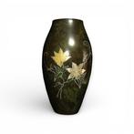 Sano Ksai – Bronzen bloemenvaas met goud- en zilver