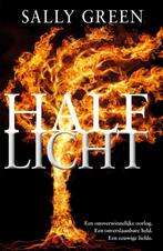Half Zwart 3 -  Half licht 9789048820481 Sally Green, Boeken, Kinderboeken | Jeugd | 13 jaar en ouder, Verzenden, Zo goed als nieuw