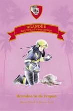 Brandee in de tropen / Brandee het brandweermeisje / 2, Boeken, Kinderboeken | Jeugd | 13 jaar en ouder, Verzenden, Zo goed als nieuw