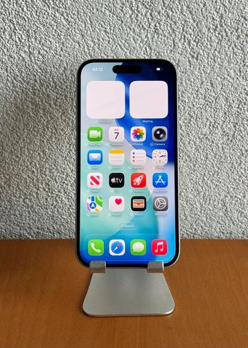 Apple iPhone 15 128GB Groen / Garantie / Zeer nette staat beschikbaar voor biedingen