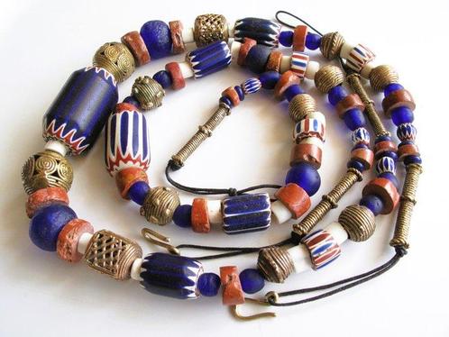 West-Afrika 2 Chevron-kettingen met oude glaskralen en brons, Antiek en Kunst, Kunst | Niet-Westerse kunst
