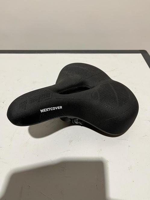 Fietszadel nextcover City bike (dames en heren), Fietsen en Brommers, Fietsaccessoires | Overige Fietsaccessoires, Nieuw
