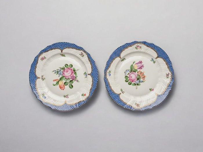 Herend - Bord - Keramiek, Antiek en Kunst, Antiek | Meubels | Tafels