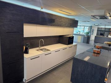 Nolte Showroom Keuken Sahara / houtlook -incl. Apparatuur! beschikbaar voor biedingen