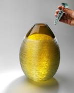 Bibi Smit - sculptuur, Luminous Fruit - 29 cm - Geblazen
