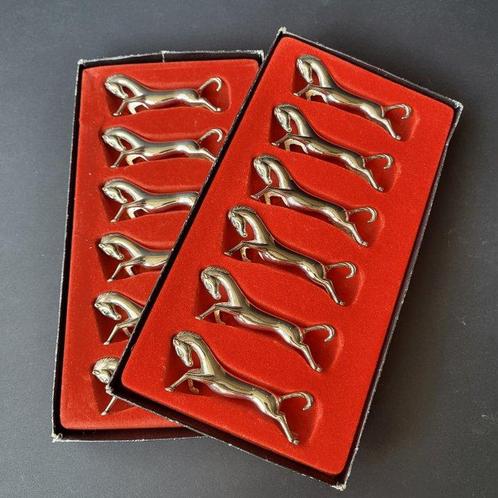 Messensteun (12) - Chevaux - zilver metaal, Antiek en Kunst, Antiek | Meubels | Tafels