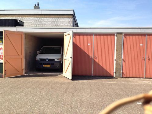 TE HUUR HOGE GARAGEBOX UTRECHT Overvecht (GEEN ELECTRA), Huizen en Kamers, Garages en Parkeerplaatsen, Utrecht-stad