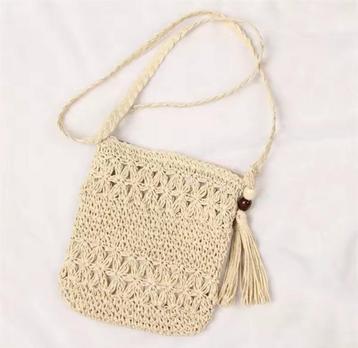 Leuke zomers rieten cross body tasje in BEIGE kleur - beschikbaar voor biedingen