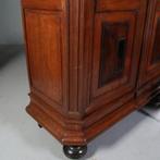 Grote HollandseVlaamse tweedeurs kussenkast  ca 1700 paliss, Antiek en Kunst, Antiek | Meubels | Kasten, Ophalen of Verzenden