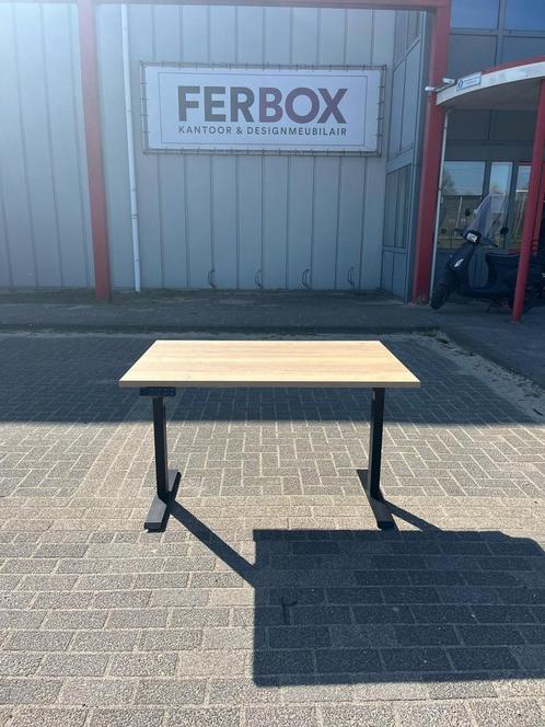 Zeer Scherpe Aanbieding Nieuwe Zit Sta Bureaus Ferbox, Huis en Inrichting, Bureaus, Stabureau, Nieuw, Elektrisch, In hoogte verstelbaar