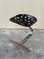 Zanotta - Achille Castiglioni - Mezzadro - Stoel - Metaal,, Antiek en Kunst, Antiek | Meubels | Stoelen en Banken