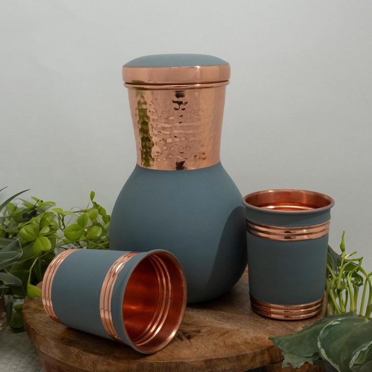 Puur koperen set van bolle karaf blauwgrijs ± 950 ml met 2, Huis en Inrichting, Keuken | Servies, Ophalen of Verzenden