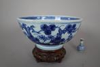 Kangxi (1662-1722) - Twin Fish Mark - Kom - Three Friends of, Antiek en Kunst