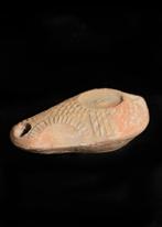 Laat-Romeins / Vroeg-Byzantijns Terracotta Olielamp met