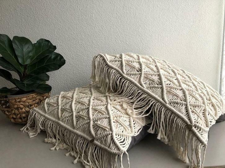Macramé sierkussen, Huis en Inrichting, Woonaccessoires | Kussens, Overige kleuren, Nieuw, Vierkant, Verzenden