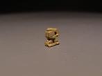 Oud-Egyptisch Faience God Horus Amulet. Late Periode, 664 -