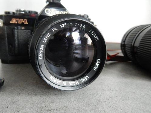 Canon AV-1 + FD 35-70mm + FL 135mm + Tokina 35-105mm + acc., Audio, Tv en Foto, Fotocamera's Analoog