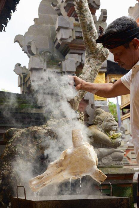 Geen minimumprijs - Authentieke grote witte gebeeldhouwde, Antiek en Kunst, Kunst | Designobjecten