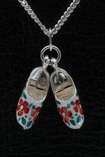 Zilveren Klompen ketting hanger - rode bloem, Verzenden, Nieuw