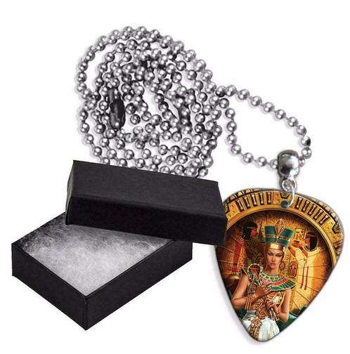 Aluminium plectrum ketting met de afbeelding van Cleopatra, Verzamelen, Overige Verzamelen, Nieuw, Ophalen of Verzenden