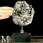 Specimen sterke driedimensionaliteit pyriet op matrix met