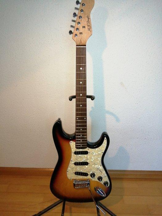 M. J. Douglas Stratocaster - Stratocaster - - Elektrische, Muziek en Instrumenten, Snaarinstrumenten | Gitaren | Akoestisch