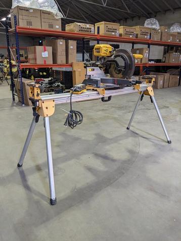 Afkortzaagmachine op onderstel, DeWalt, DHS780 type20 beschikbaar voor biedingen