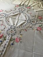 Tafelkleed (9) - 165 cm - 165 cm - Verfijde tafelkleed, Antiek en Kunst, Antiek | Kleden en Textiel