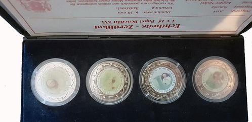 Somalia 4 x 1 dollar 2005- Pope Benedikt Xvi in black pla..., Postzegels en Munten, Munten | Amerika, Verzenden