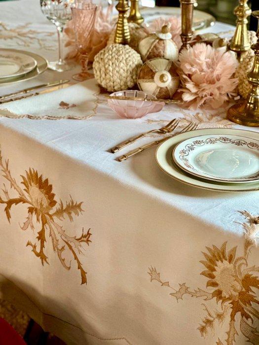 Linnen mantel en servetten met handgemaakt amulet van, Antiek en Kunst, Antiek | Kleden en Textiel