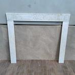 Schouw - 1850-1900 - Haardomlijsting uit wit marmer.