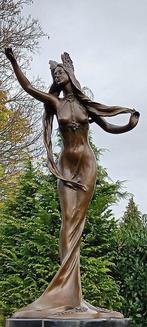 naar louis chalon - sculptuur, art nouveau bronzen dame in, Antiek en Kunst