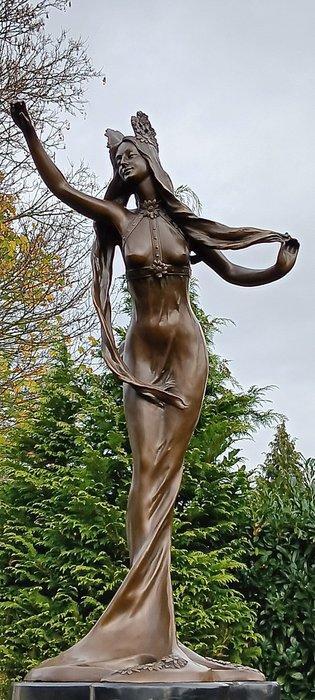 naar louis chalon - sculptuur, art nouveau bronzen dame in, Antiek en Kunst, Kunst | Designobjecten