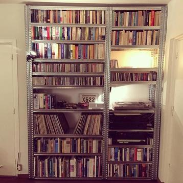 Veelzijdige stellingkast - muziek, films, boeken &amp; stijl beschikbaar voor biedingen