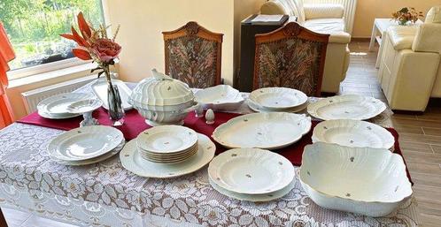 Herend - Eetservies (28) - Herend “Cherry Blossom” Porcelain, Antiek en Kunst, Antiek | Meubels | Tafels
