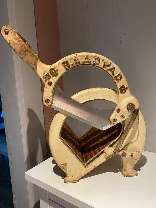 Raadvad - Ove Larsen - Broodsnijmachine - 294 - Gietijzer, Antiek en Kunst, Antiek | Keukenbenodigdheden